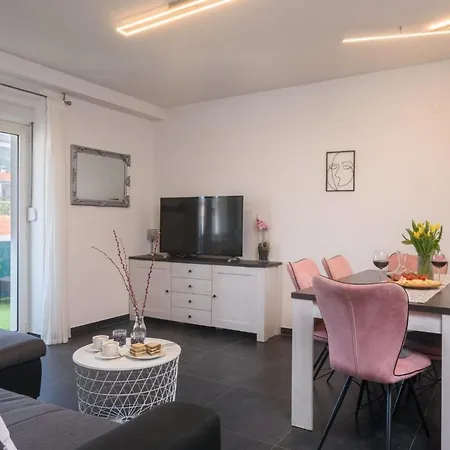 Tom&jerry Apartment